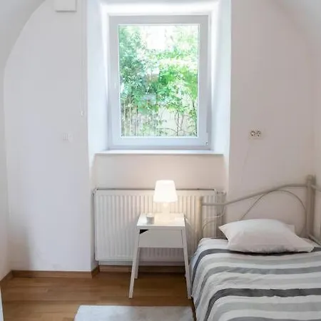 Sweet Raffaello On Location * Lublana