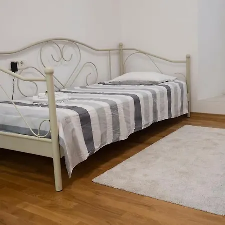 Apartment Sweet Raffaello On Location