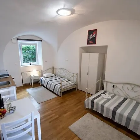 Sweet Raffaello On Location Lublana